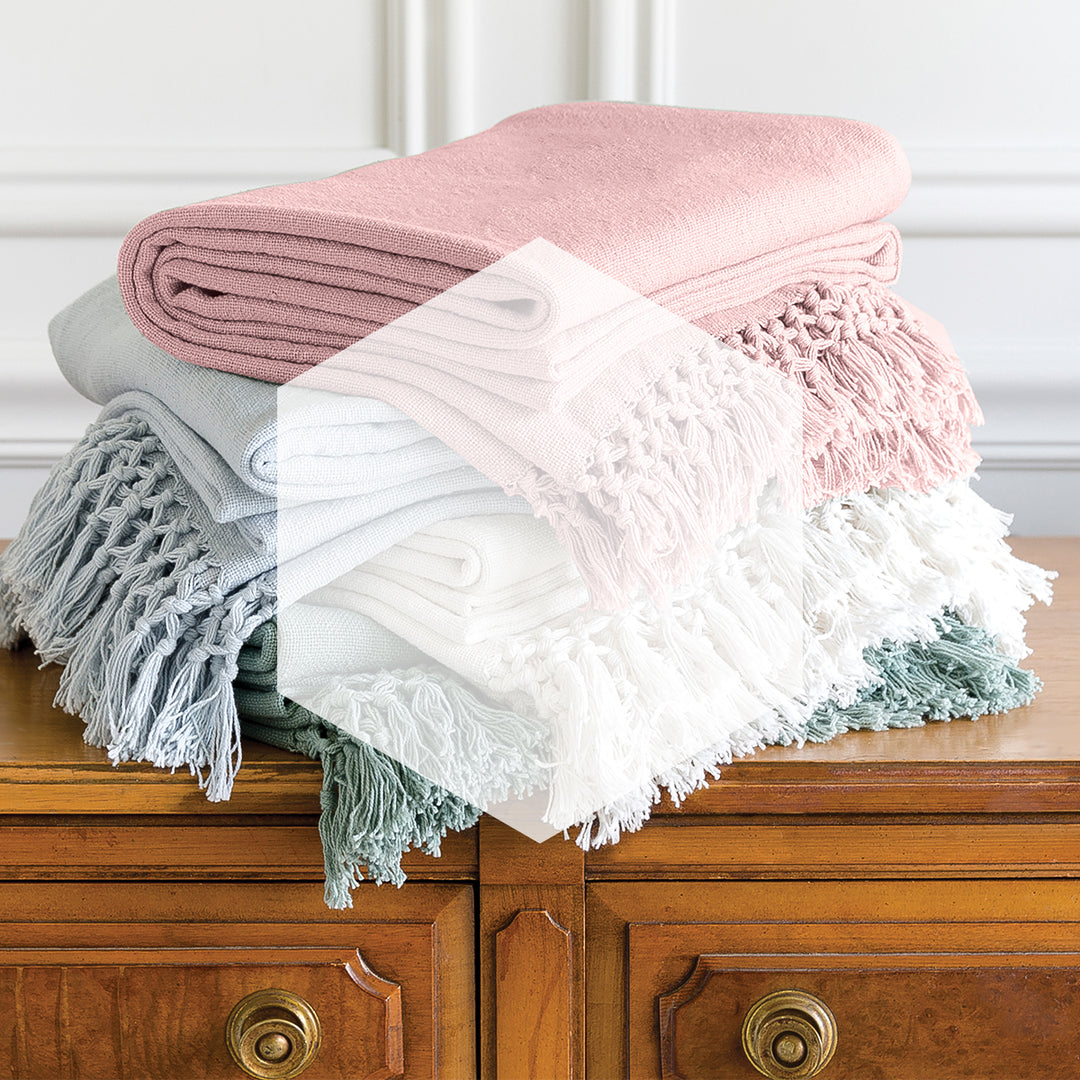 ELISABETH YORK Blankets & Bed Throws